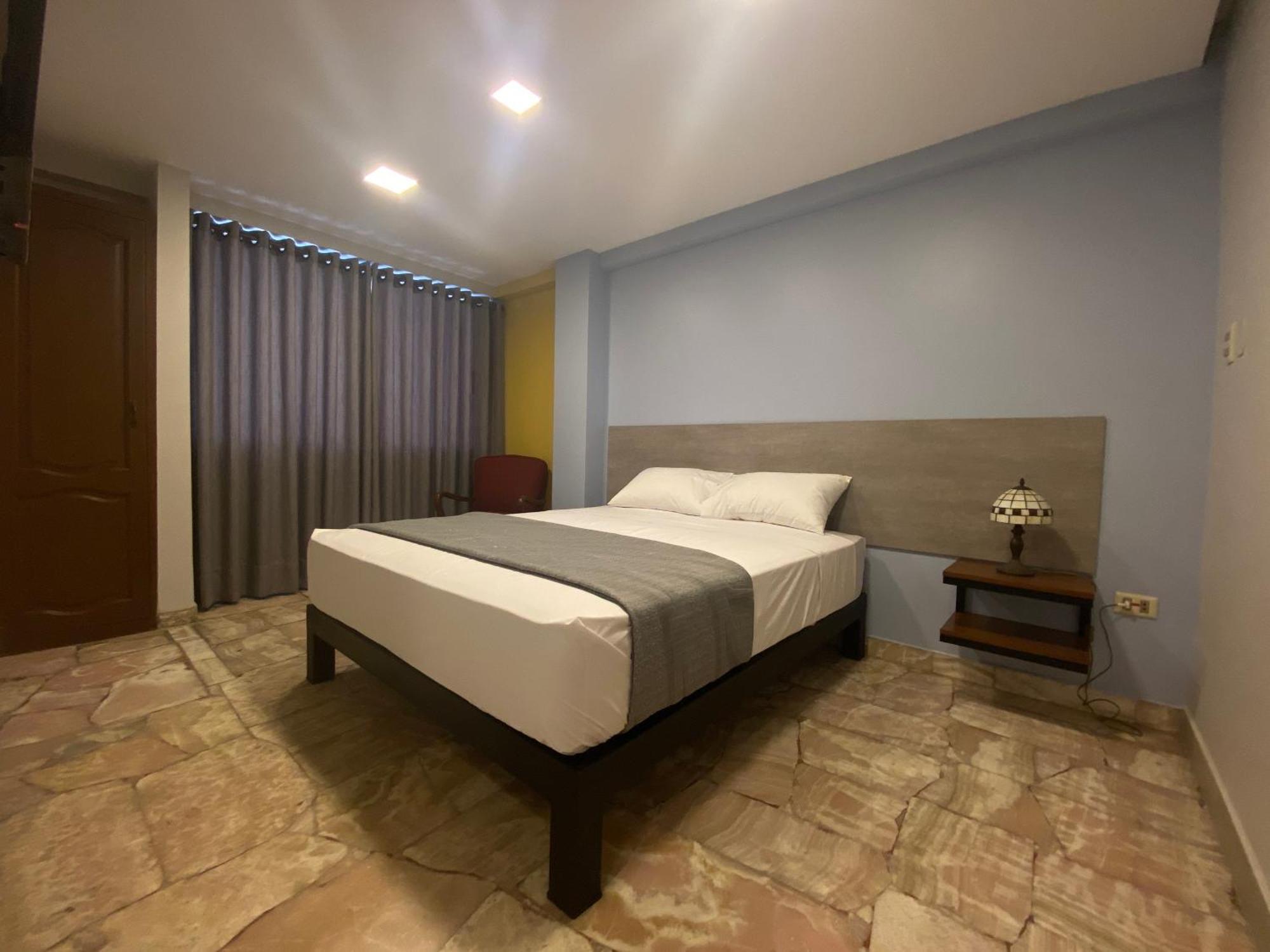 Izza Hotel Cochabamba Exterior photo