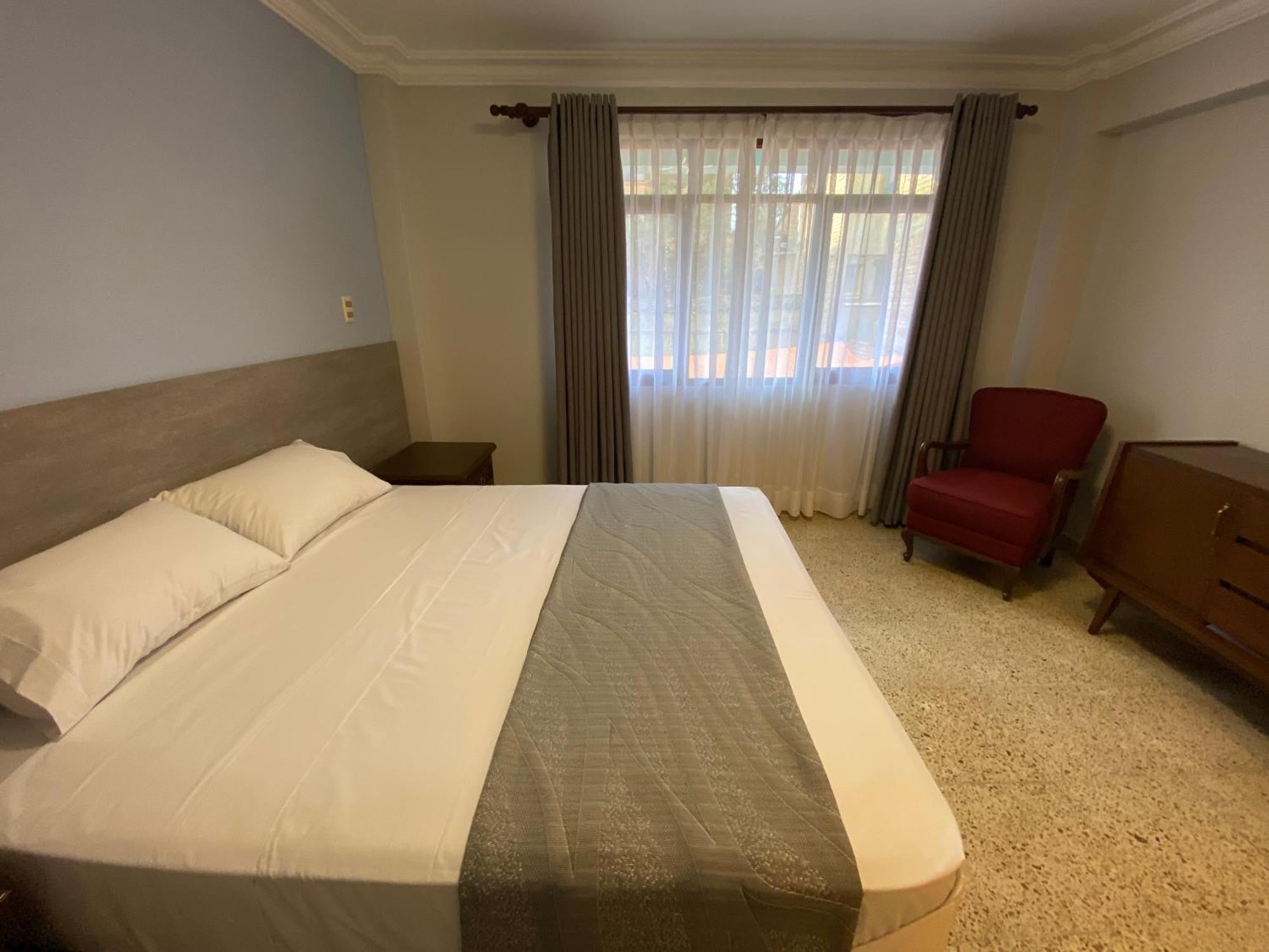Izza Hotel Cochabamba Exterior photo
